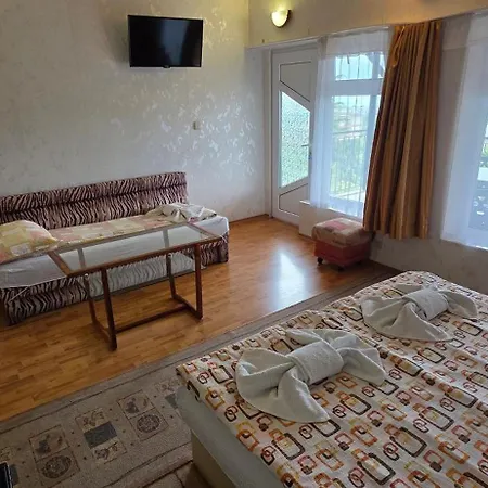 Konukevi Summer House Aziz Konstantin ve Elena