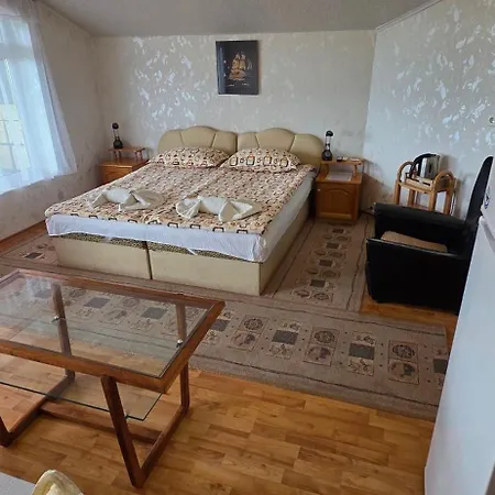 Summer House 3* Aziz Konstantin ve Elena