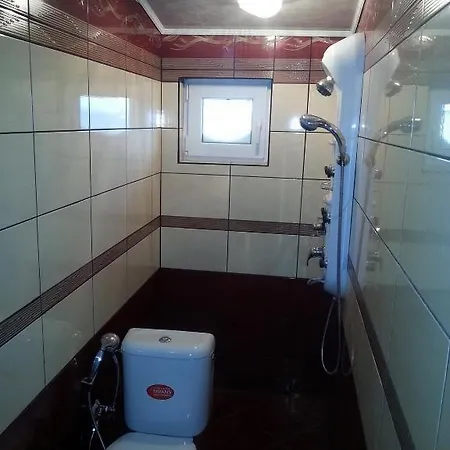 Summer House Konukevi