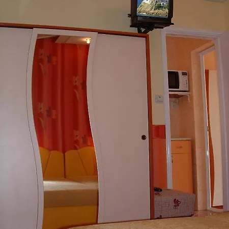 Summer House 3*
