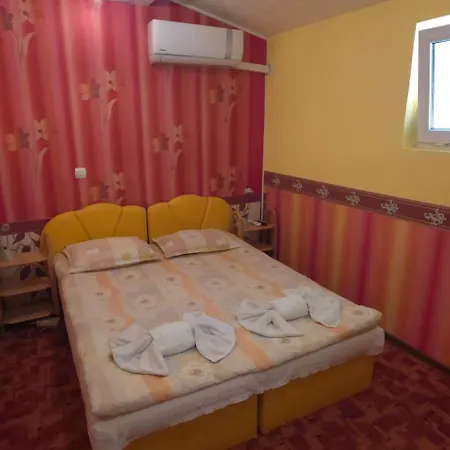 Pensionat Summer House 3*