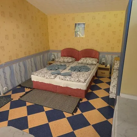 Summer House 3*