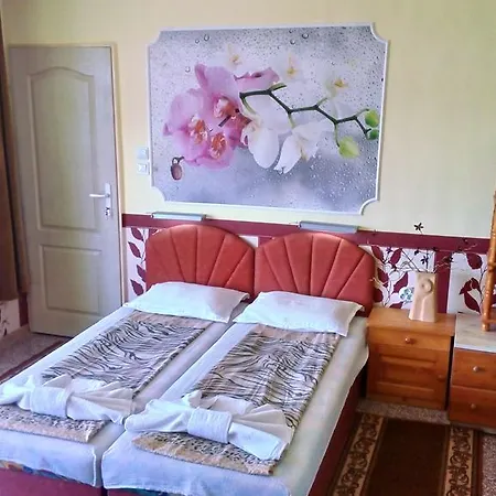 ゲストハウス Summer House セインツ・コンスタンティン＆ヘレナ