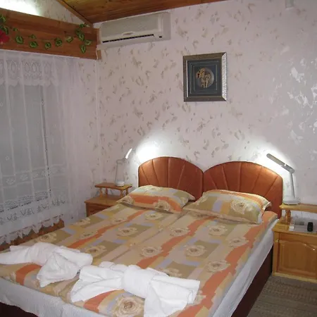 Summer House 3*