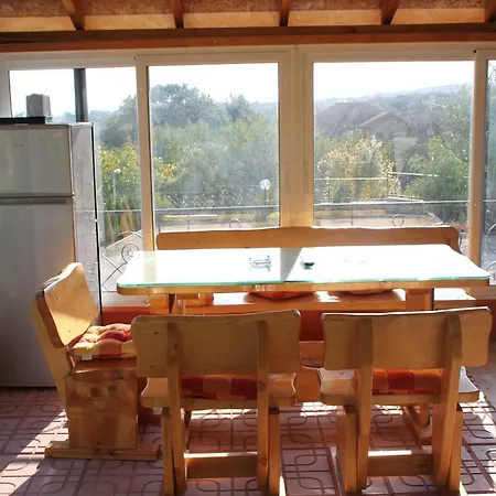 ゲストハウス Summer House セインツ・コンスタンティン＆ヘレナ