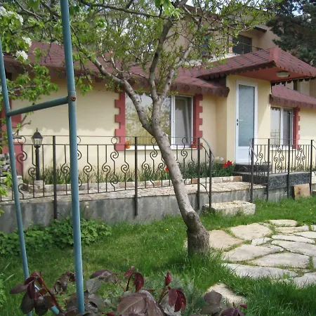 Summer House Vendégház 3*
