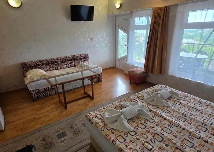 Maison d'hôtes Summer House St Constantin et Helena