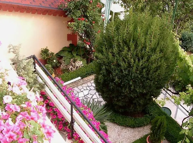 Maison d'hôtes Summer House St Constantin et Helena